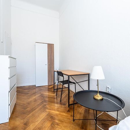 Apartments Safarikova 18 Prag Exterior foto