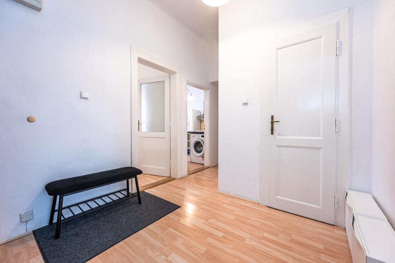 Apartments Safarikova 18 Prag Exterior foto