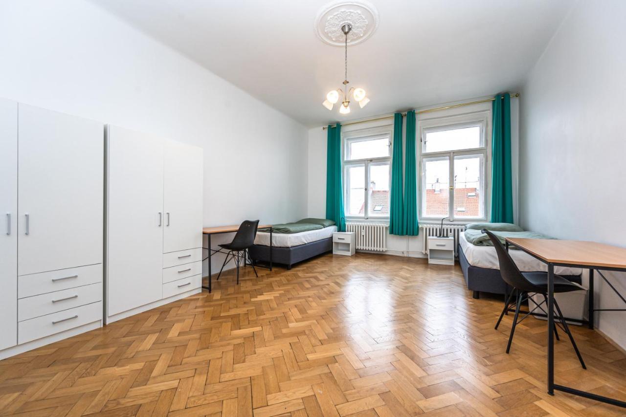 Apartments Safarikova 18 Prag Exterior foto
