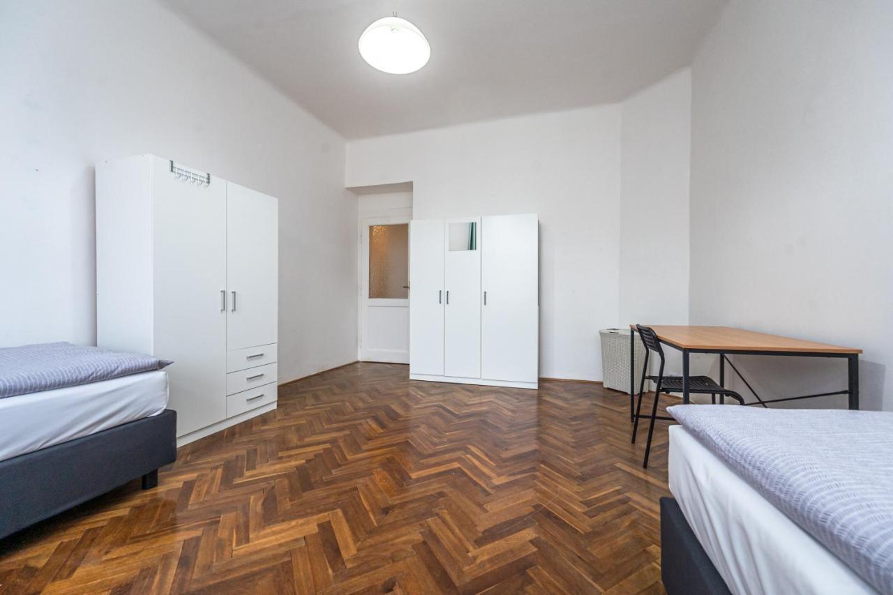Apartments Safarikova 18 Prag Exterior foto