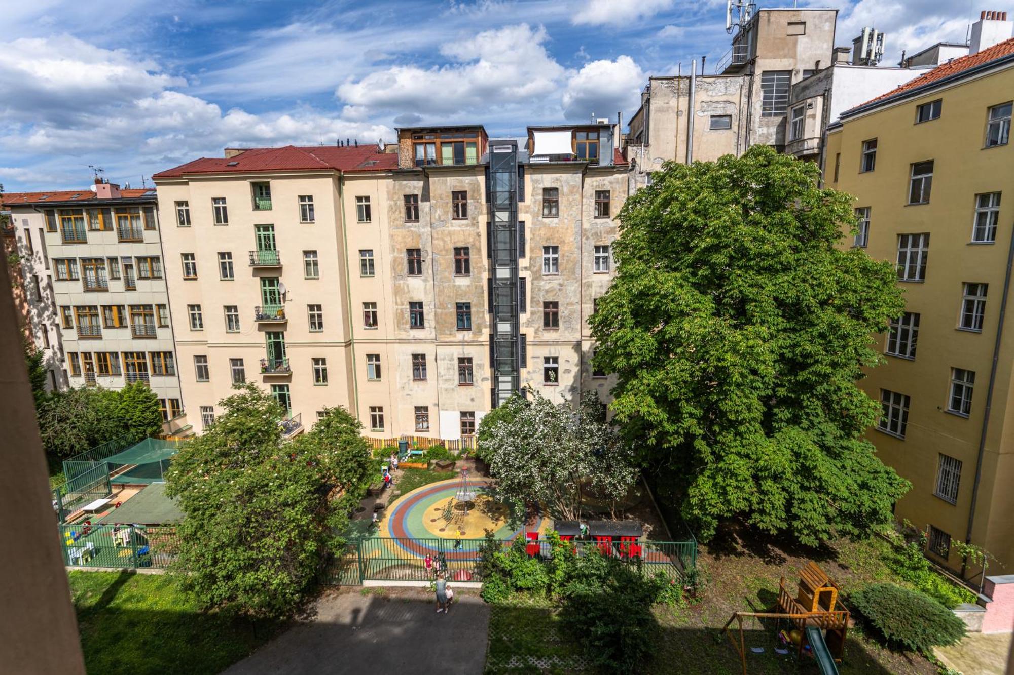 Apartments Safarikova 18 Prag Exterior foto