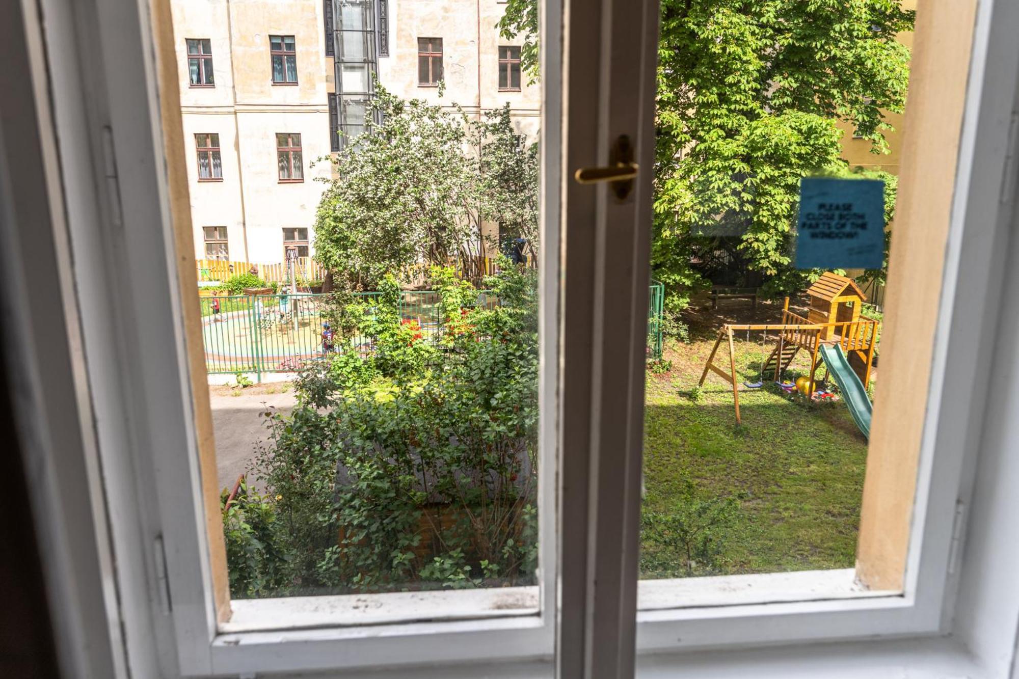 Apartments Safarikova 18 Prag Exterior foto